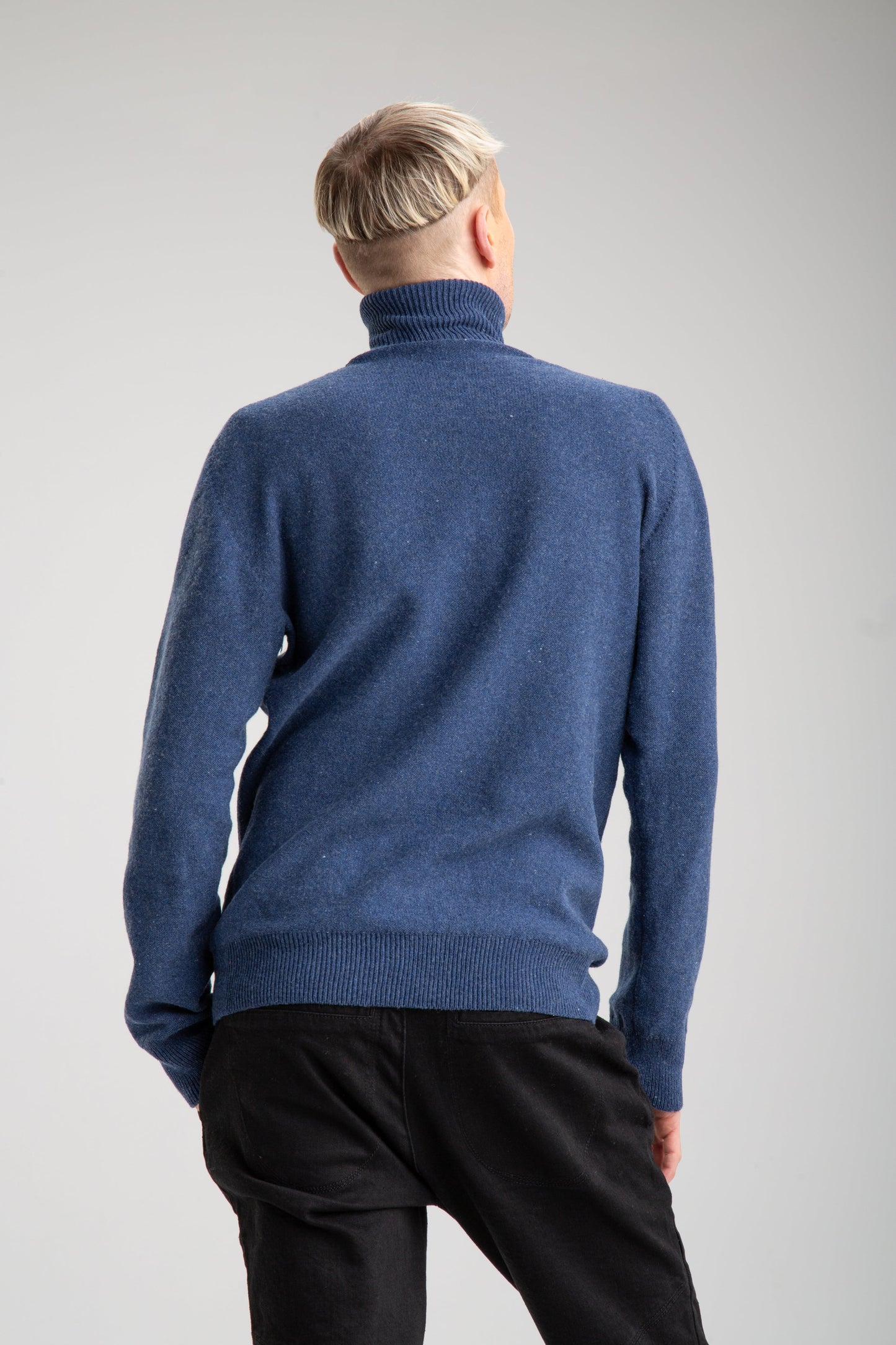 Seamless Turtleneck Sweater for Men | Dark blue