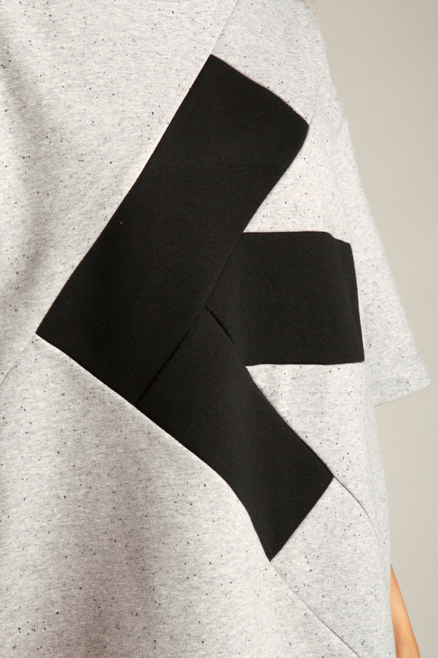 Women's Oversized T-Shirt with Arrow | Grey, black
