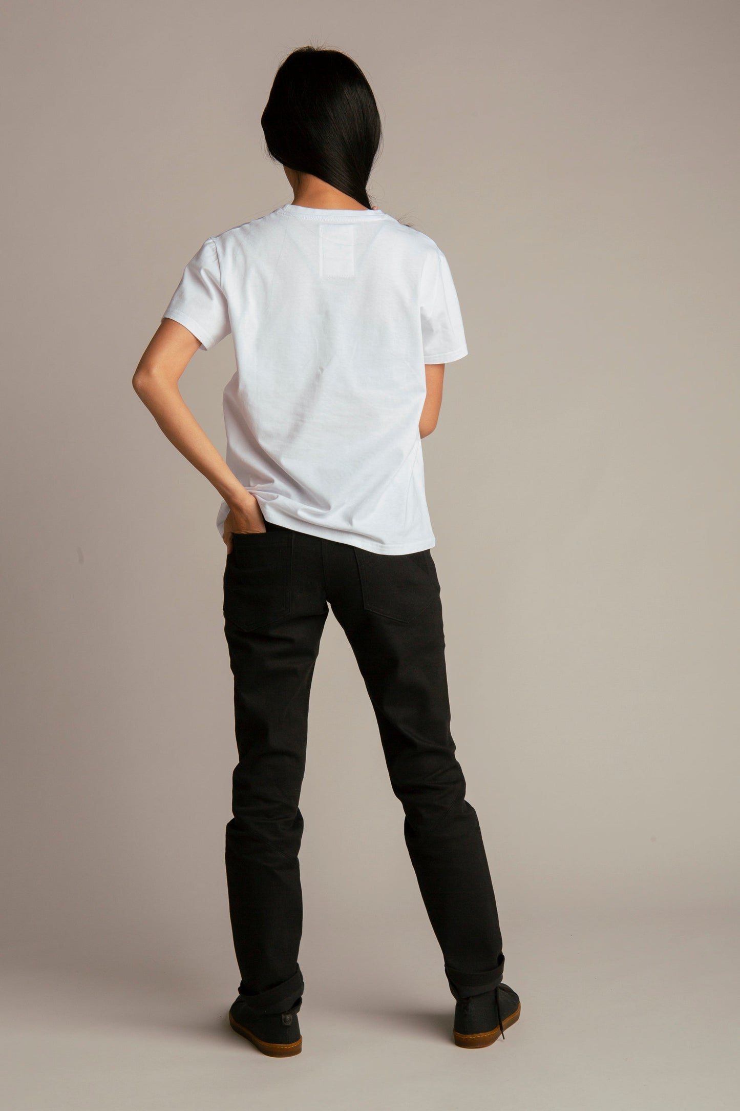 Basic T-shirt with arrow embroidery for women | White
