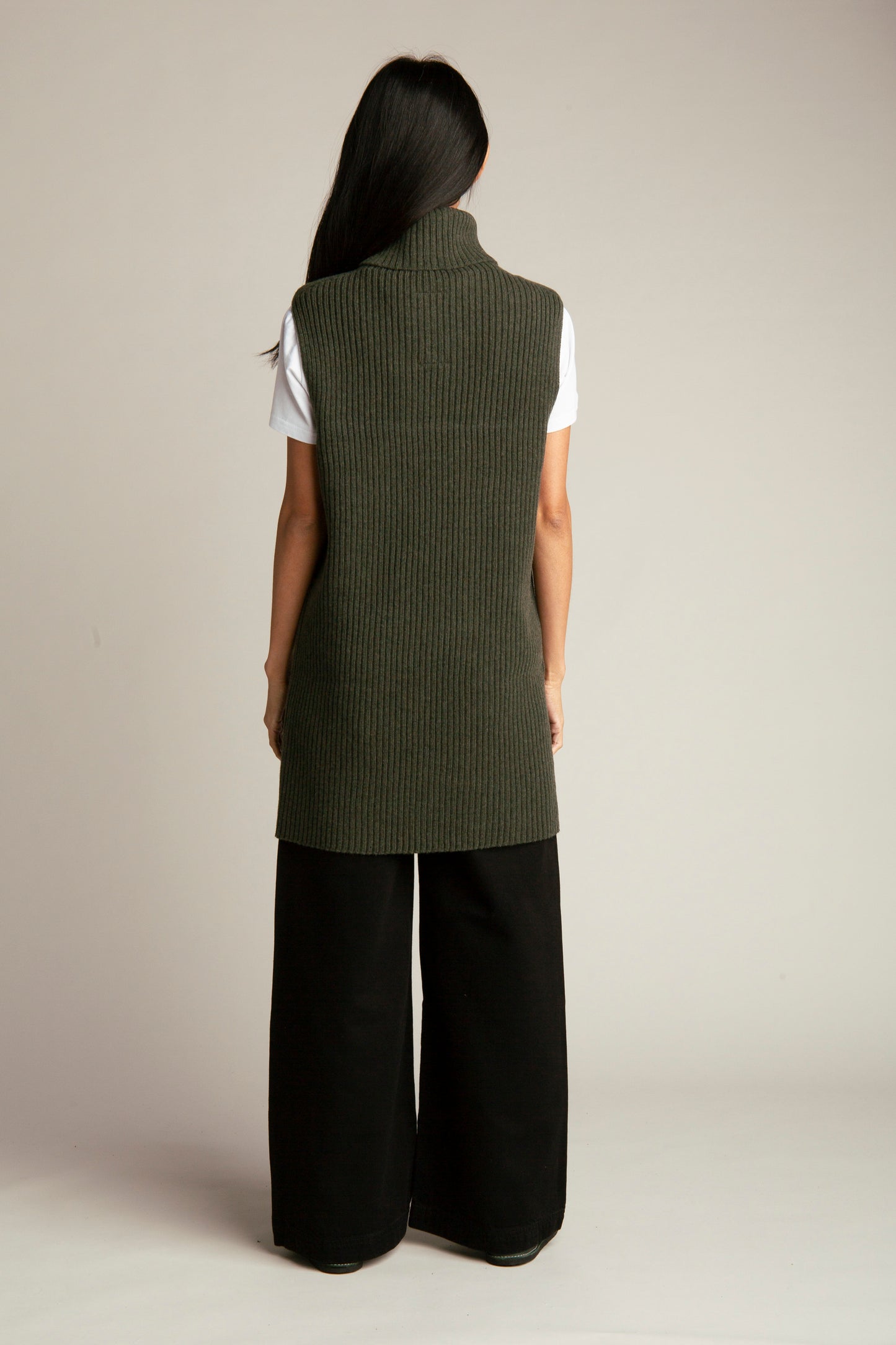 Seamless vest from recycled wool | Green