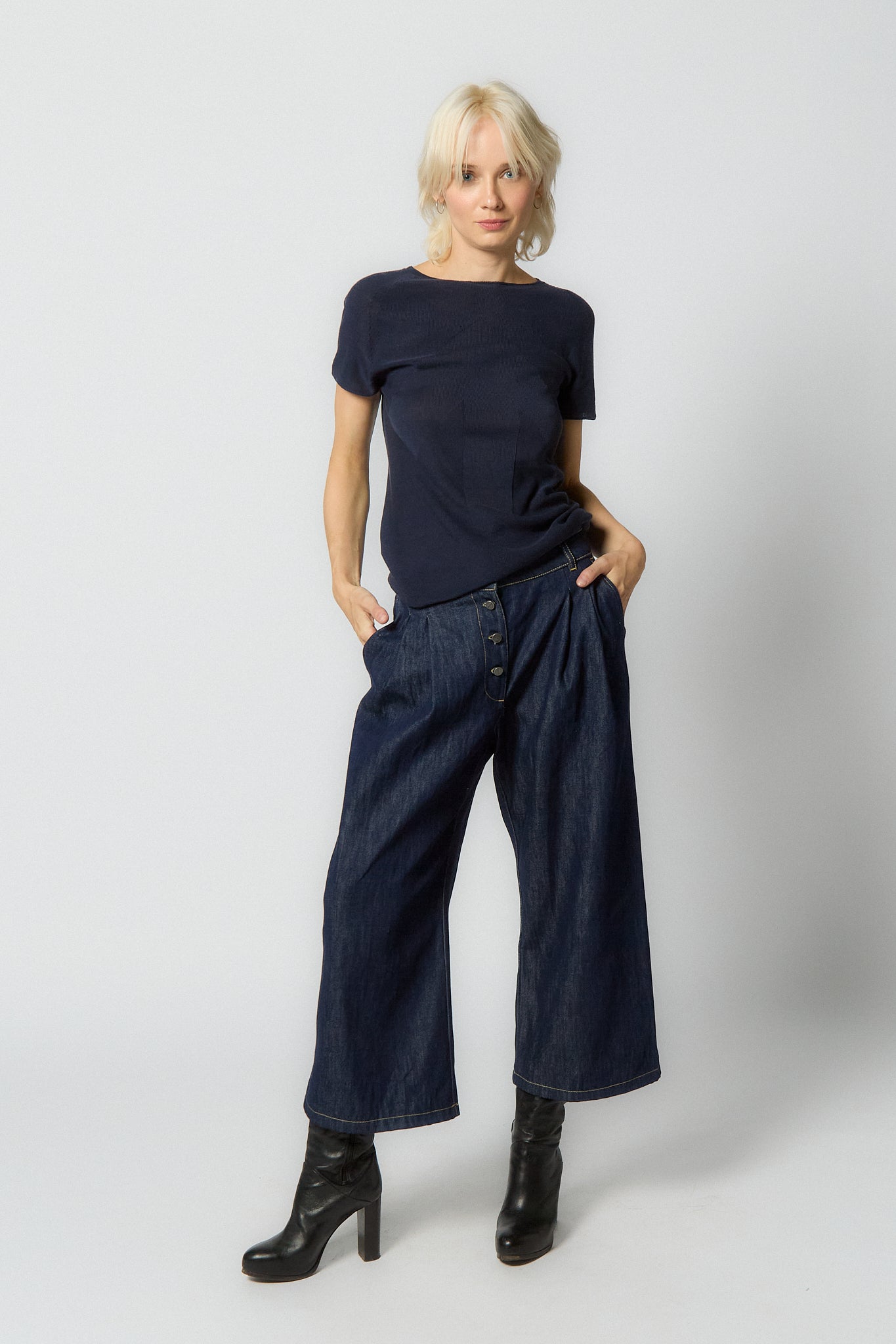 Seamless Knitted T-shirt for Women | Dark blue