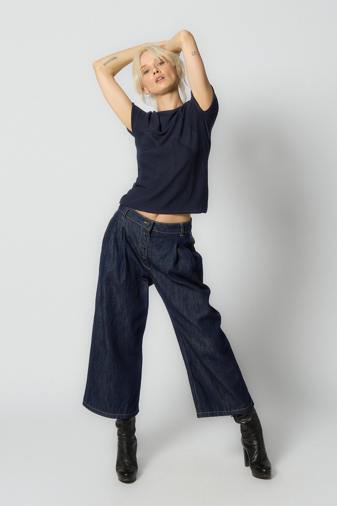 Seamless Knitted T-shirt for Women | Dark blue